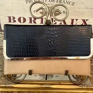 Attractive New Clutch from Kristine